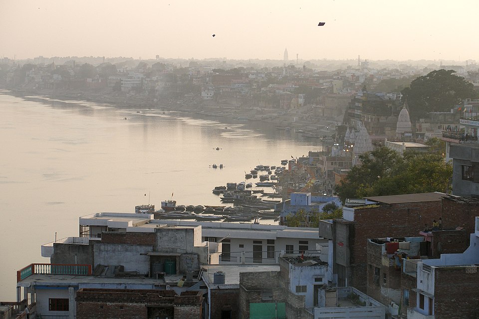 Varanasi, India, Varanasi skyline in the evening — Varanasi, India