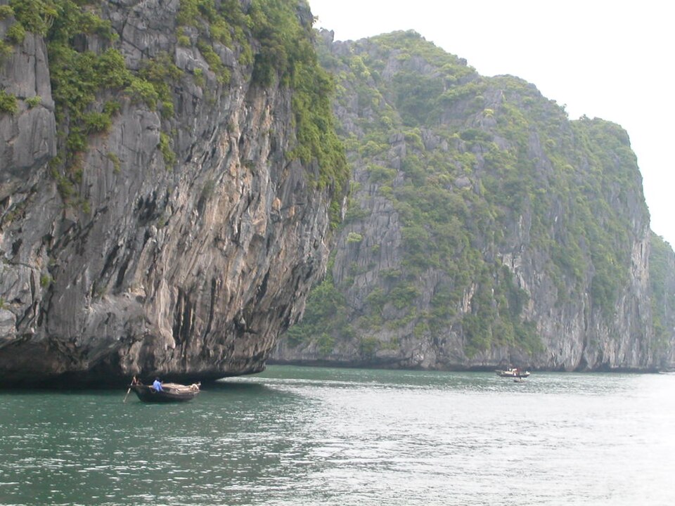 Halong Bay tourism in 2003 August — Hạ Long Bay, Vietnam