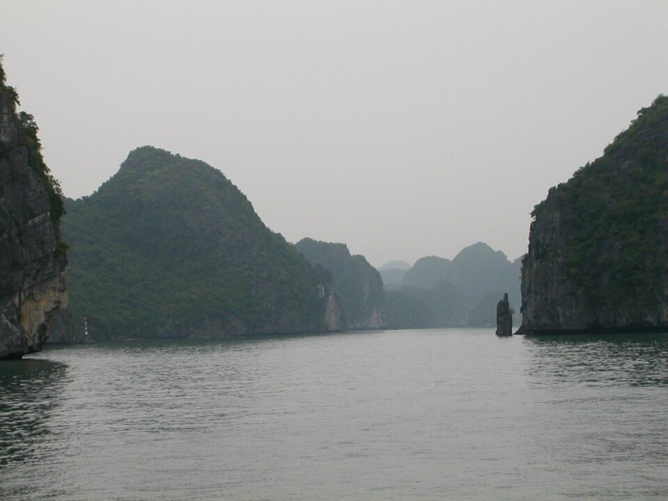 Halong Bay tourism in 2003 August 13 — Hạ Long Bay, Vietnam