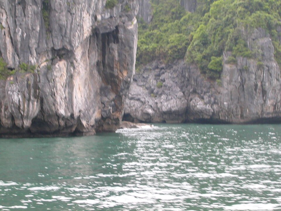 Halong Bay tourism in 2003 August 25 — Hạ Long Bay, Vietnam