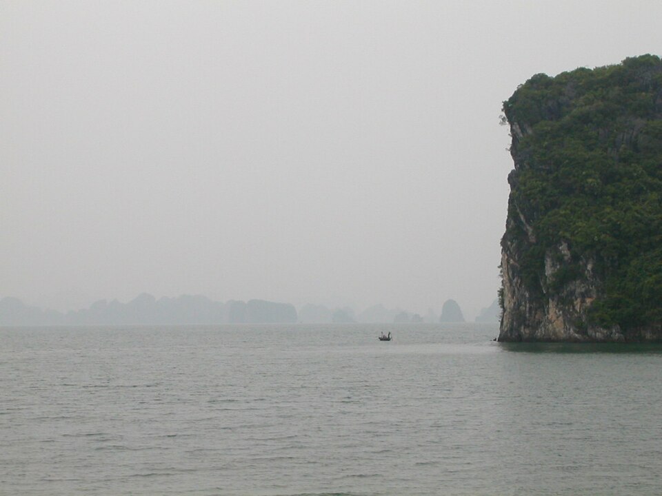 Halong Bay tourism in 2003 August 32 — Hạ Long Bay, Vietnam