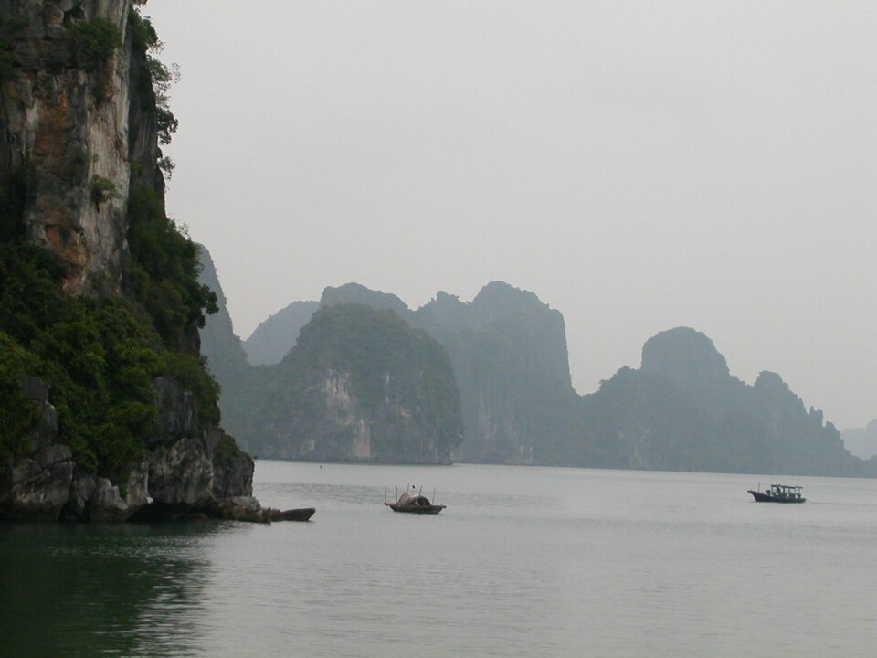 Halong Bay tourism in 2003 August 36 — Hạ Long Bay, Vietnam