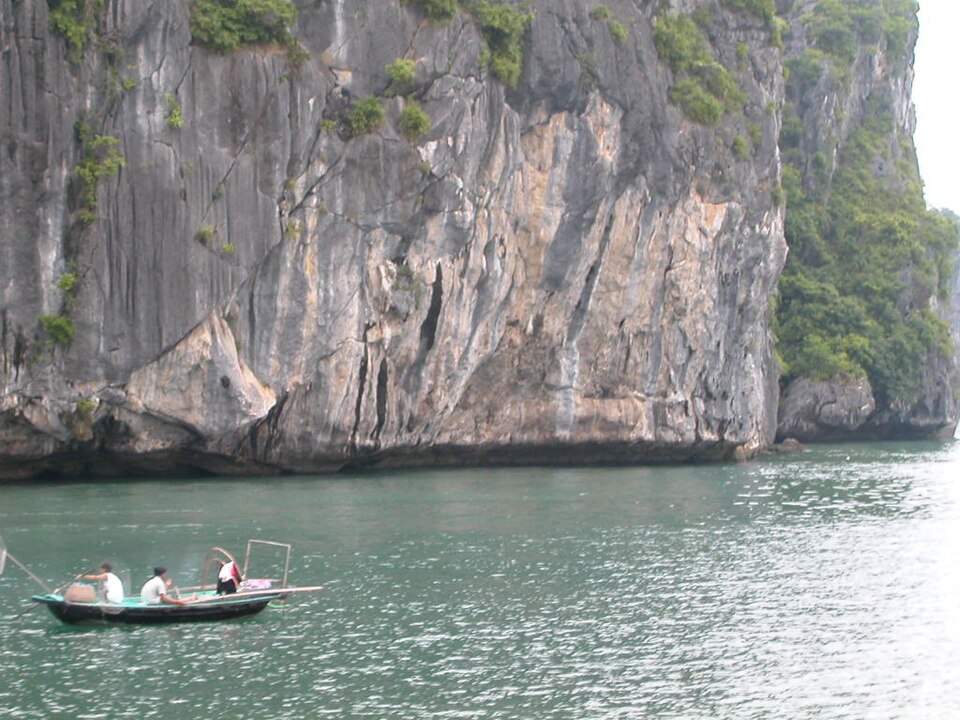 Halong Bay tourism in 2003 August 47 — Hạ Long Bay, Vietnam