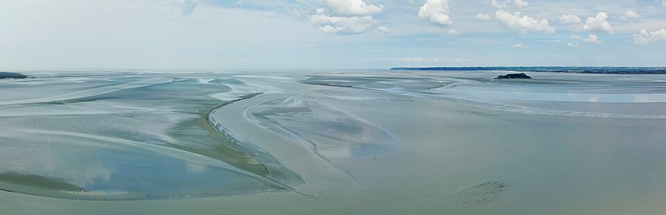 Mont st michel vue baie tombelaine — Mont Saint-Michel, France