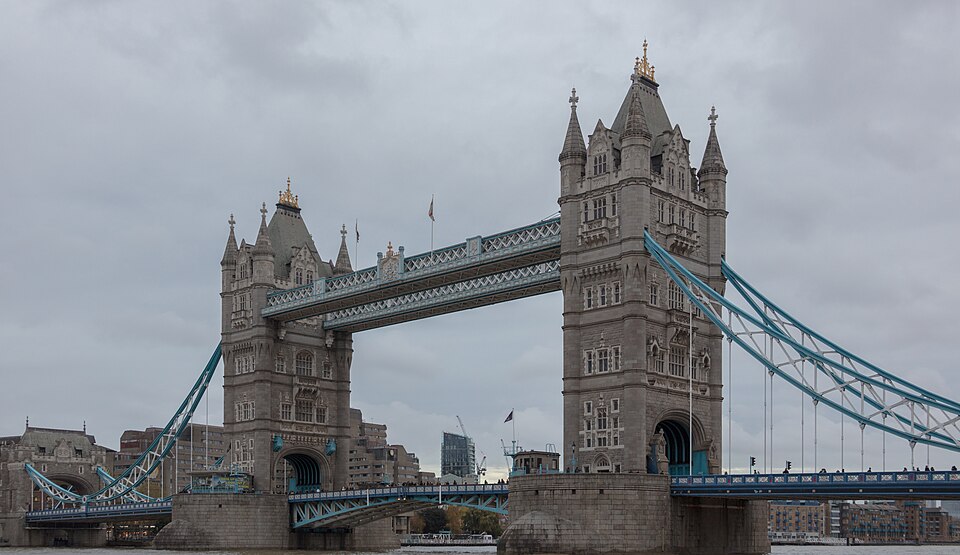 Puente de la Torre, Londres, Inglaterra, 2022-11-26, DD 145 — London, United Kingdom