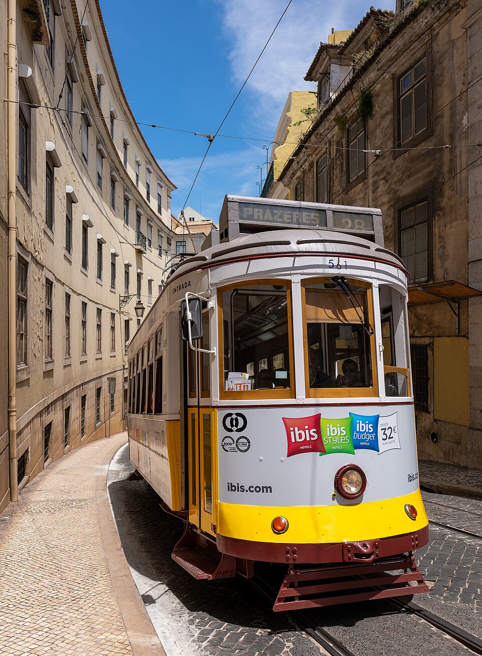 Number 28 tram, Calçada de São Francisco, Lisbon, Portugal julesvernex2 — Lisbon, Portugal