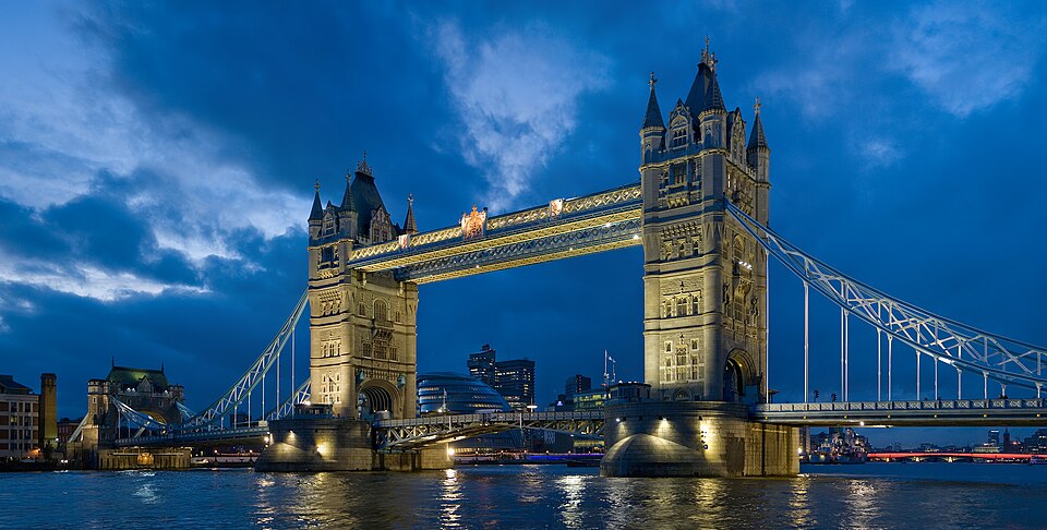 Tower bridge London Twilight - November 2006 — London, United Kingdom
