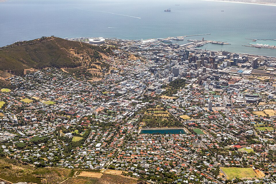 Cape Town (ZA), Table Mountain, Blick auf City Bowl -- 2024 -- 2826 — Cape Town, South Africa