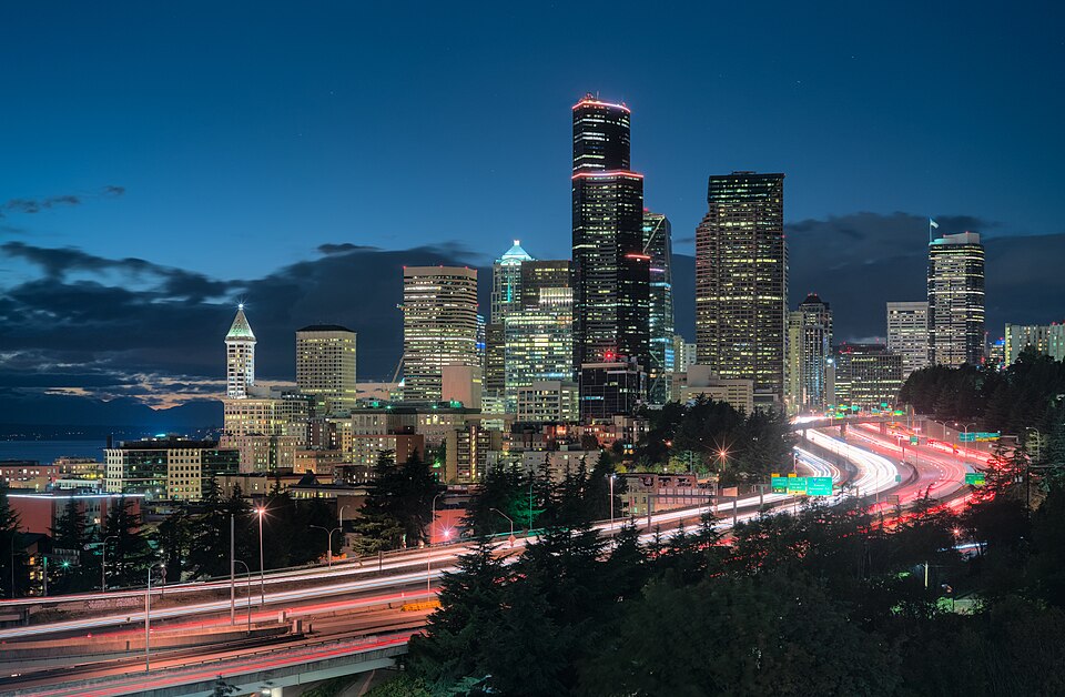 Seattle I-5 skyline dllu — Dubai, United Arab Emirates