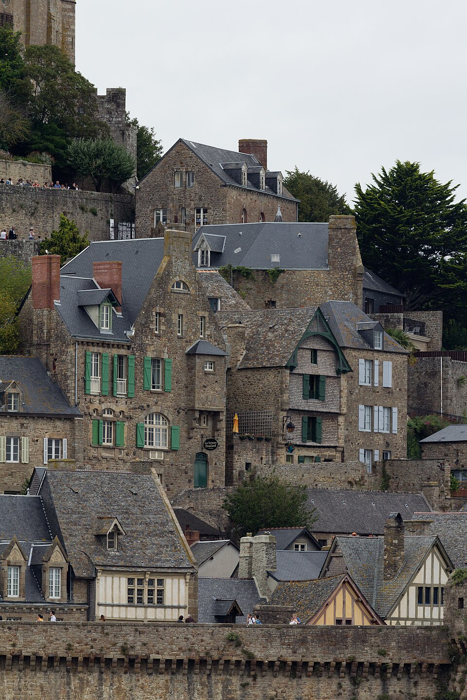Monuments historiques sous la villa Saint-Michel (Le Mont-Saint-Michel, Manche, France) — Mont Saint-Michel, France