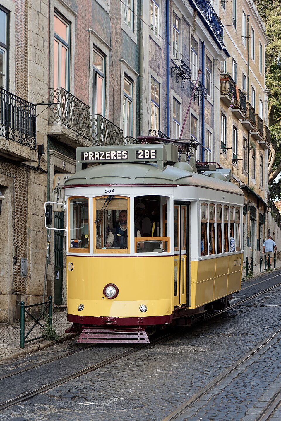 Tram of line 28E on Rua Augusto Rosa in Lisbon, 20250603 2011 9033 — Lisbon, Portugal
