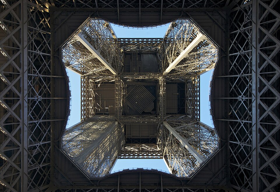 Sous la Tour Eiffel 1 — Paris, France