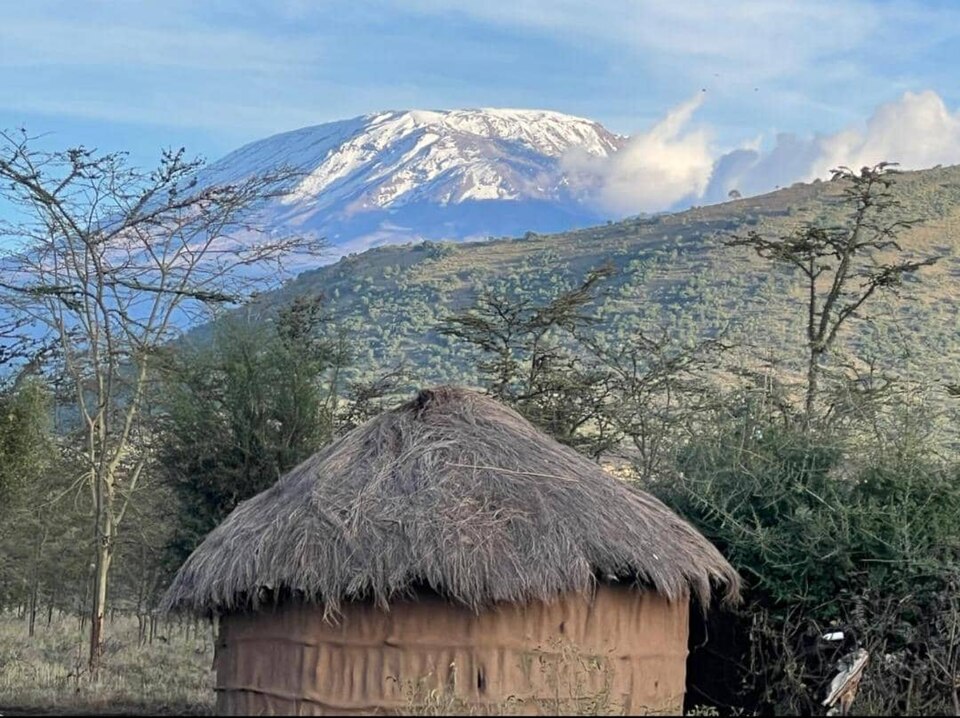 Kilimanjaro mountain from a far — Mount Kilimanjaro, Tanzania