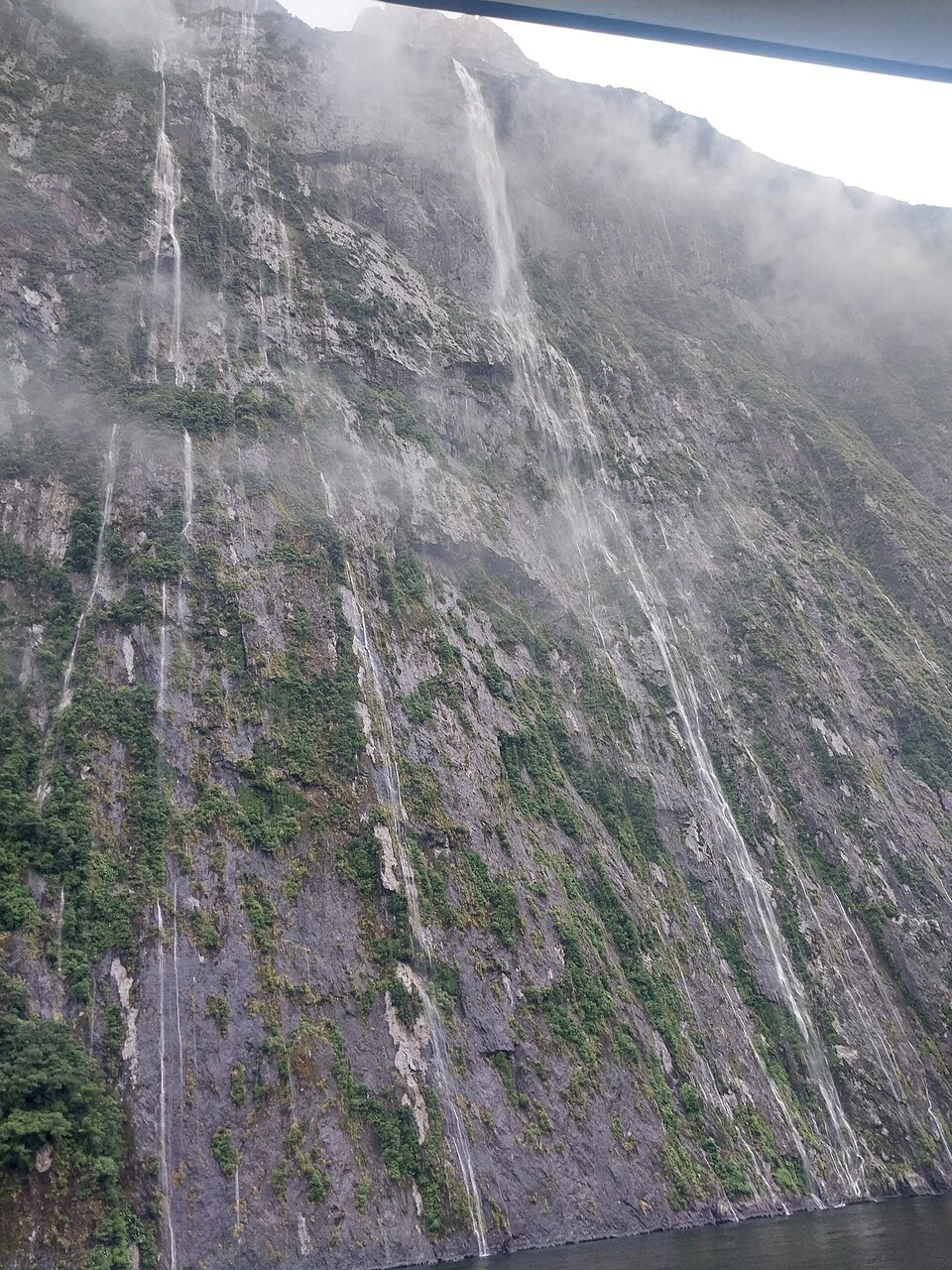 Very high waterfalls at Piopiotahi (Milford Sound), 11 April 2026 — Milford Sound, New Zealand