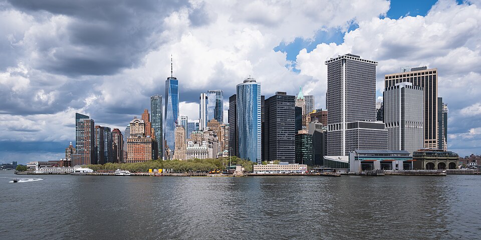 Lower Manhattan skyline from New York Harbor, New York — New York City, United States