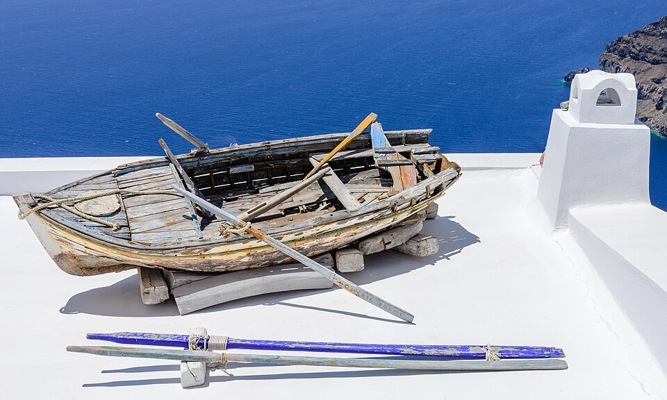 Rowing boat on a house roof - Fira - Santorini - Greece - 02 — Santorini, Greece