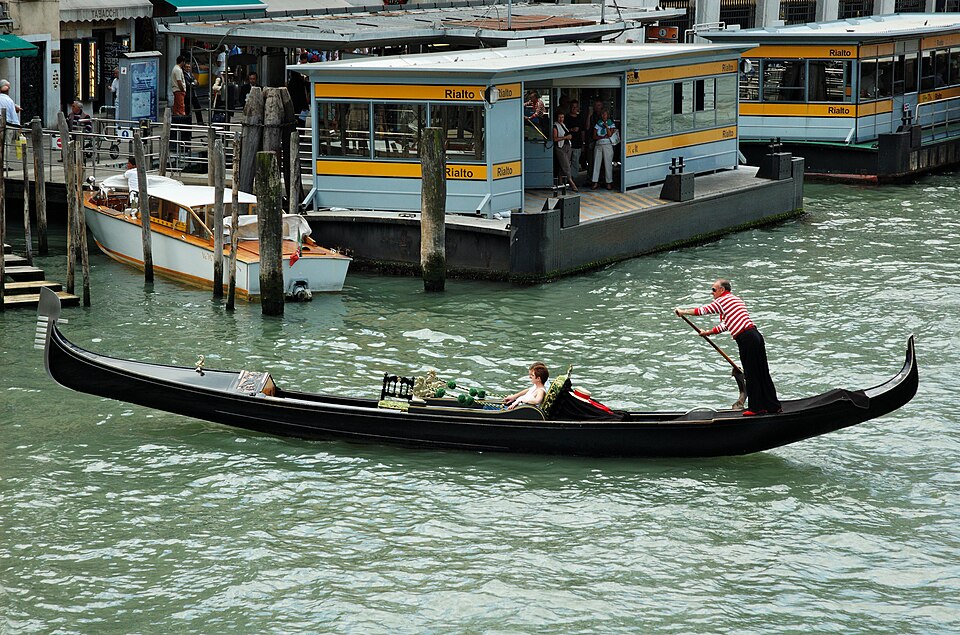 Gondola-Rialto-Venice-20050524-019 — Venice, Italy