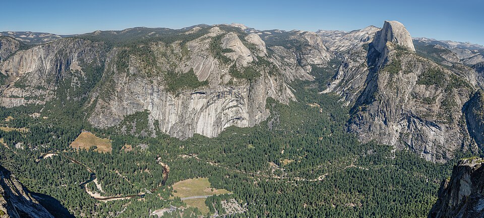 Panoramic Overview from Glacier Point over Yosemite Valley 2013 — Yosemite, United States