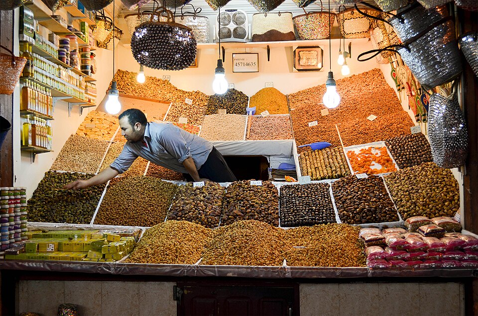 Puesto de frutos en el Zoco -- 2014 -- Marrakech, Marruecos — Marrakech, Morocco