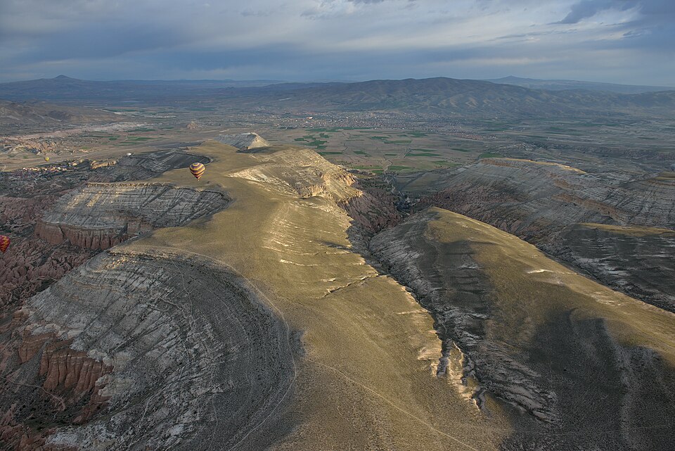 Hot air balloon ride at sunrise in Cappadocia 4 — Cappadocia, Turkey