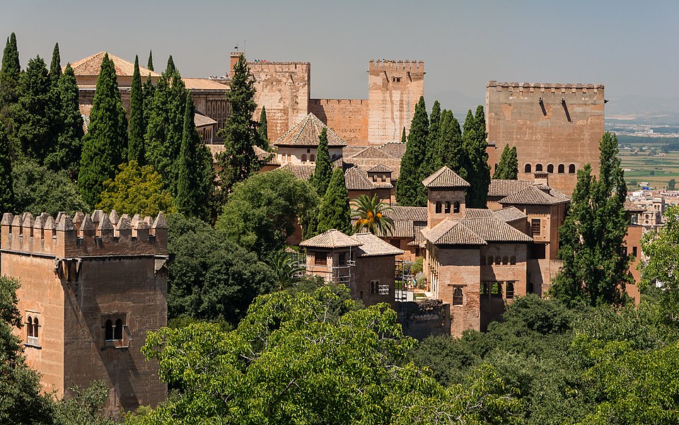 Various roofs and towers of Alhambra, from Generalife gardens, Granada, Spain — Granada, Spain