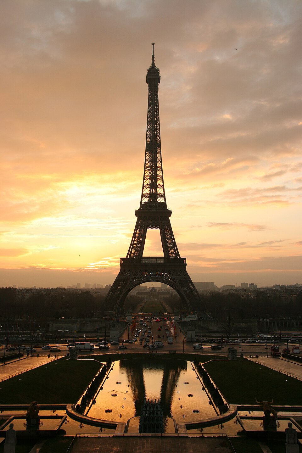 Tour eiffel at sunrise from the trocadero — Paris, France