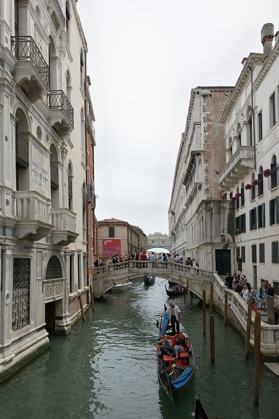 Bored tourists on Gondola Venice — Venice, Italy