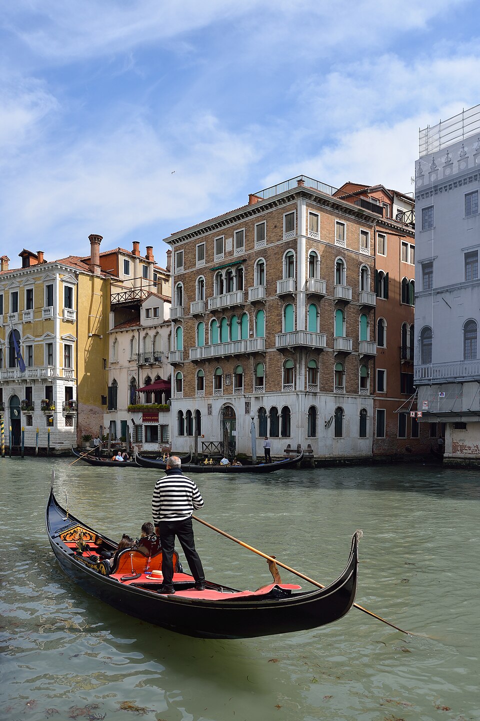 Gondola - Canal Grande, Venice, Italy - April 18, 2014 — Venice, Italy