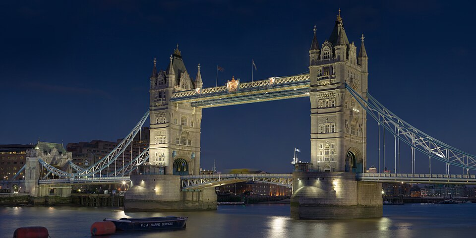 Tower Bridge London Feb 2006 — London, United Kingdom
