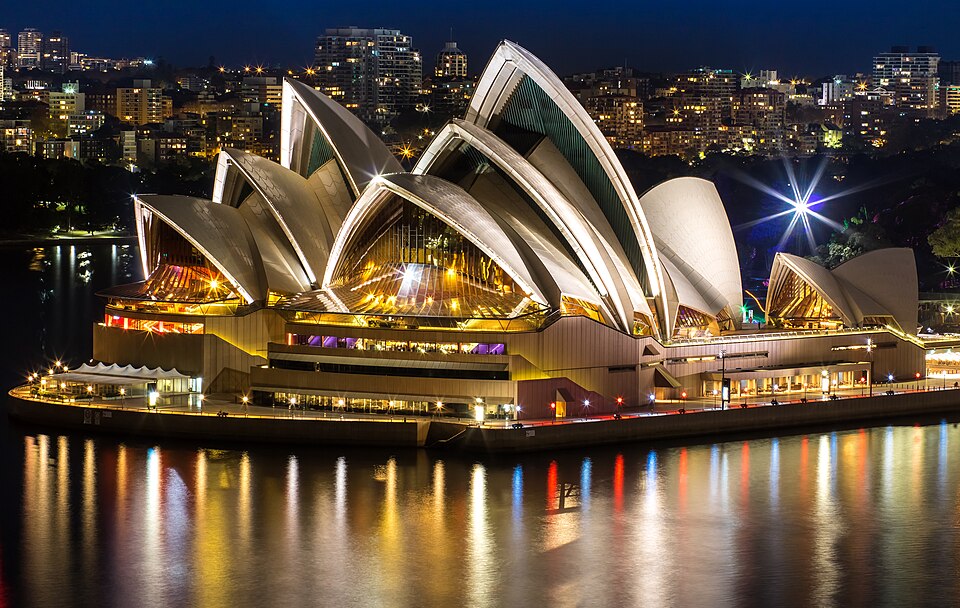 Sydneyoperahouse at night — Sydney, Australia