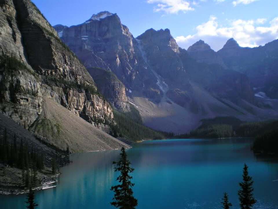 Moraine Lake in Banff National Park — Banff, Canada