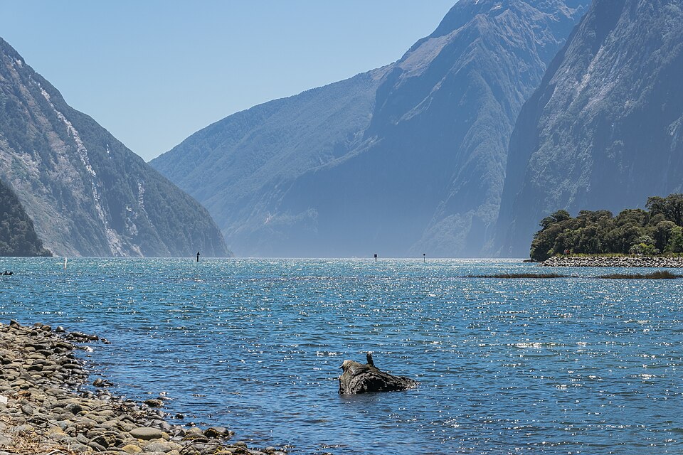 Milford Sound in Fiordland National Park 03 — Milford Sound, New Zealand