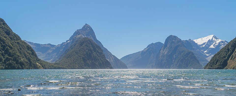 Milford Sound in Fiordland National Park 14 — Milford Sound, New Zealand