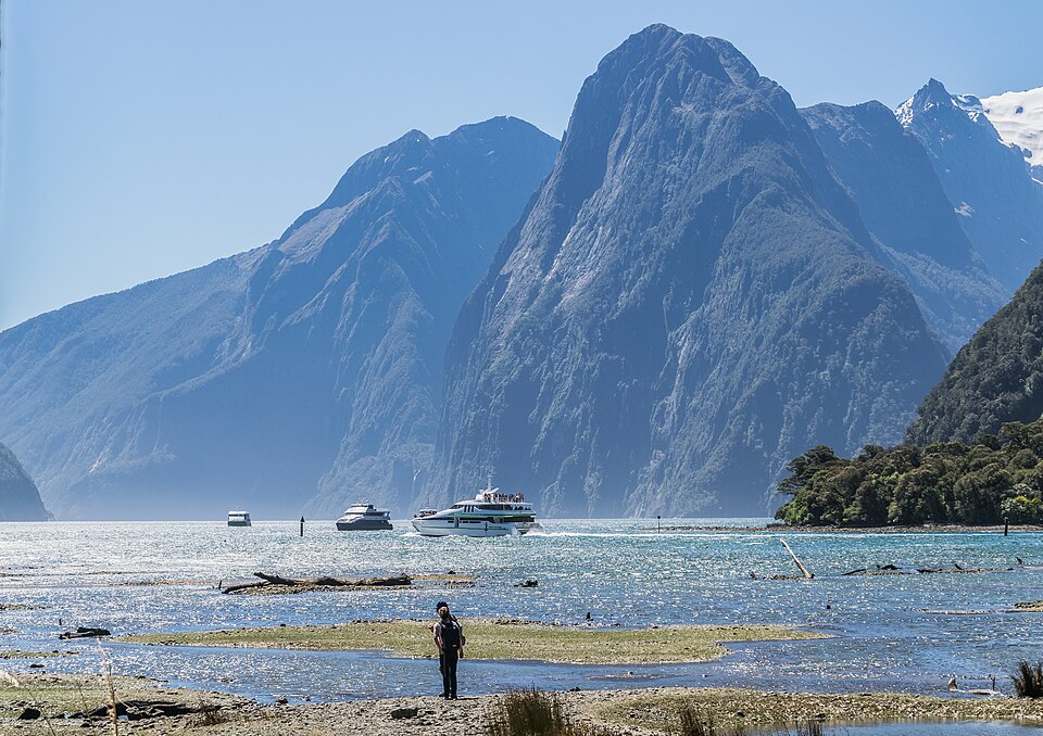 Milford Sound in Fiordland National Park 17 — Milford Sound, New Zealand