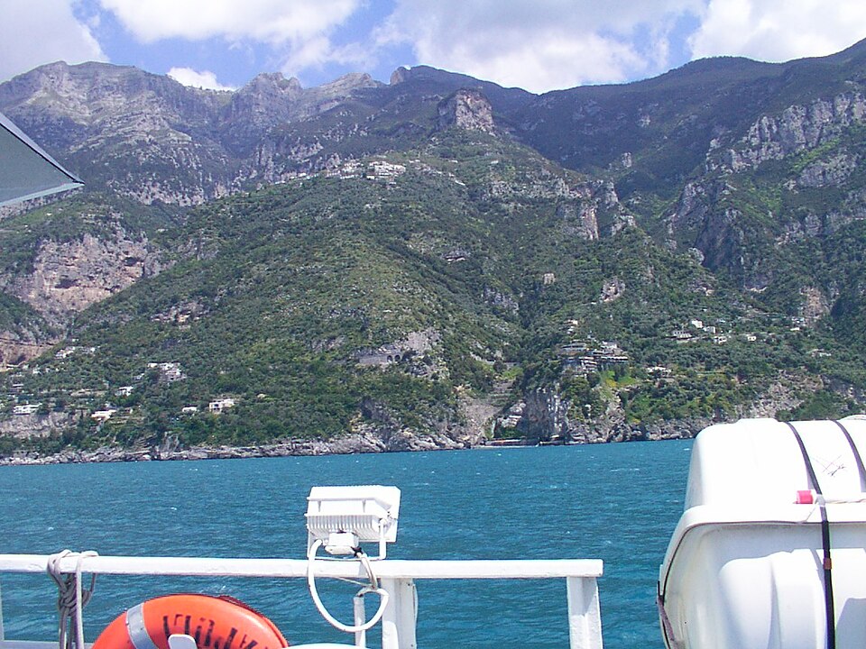 Costiera-amalfitana- panorama from the sea 104 — Amalfi, Italy