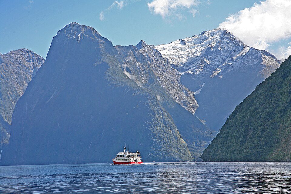 00 1371 New Zealand - Milford Sound — Milford Sound, New Zealand