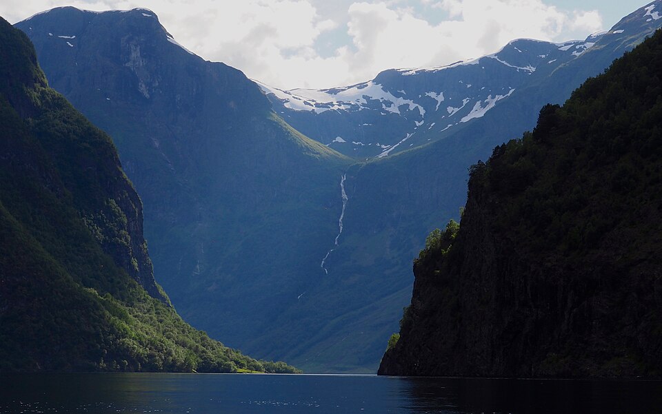 Norway - Fjord light (37810185651) — Geirangerfjord, Norway