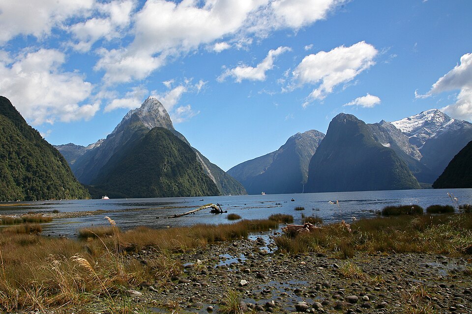 00 1373 Milford Sound -New Zealand — Milford Sound, New Zealand