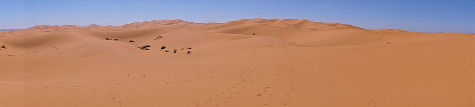 Desierto del Sahara (panorámica) 01 — Erg Chebbi, Morocco