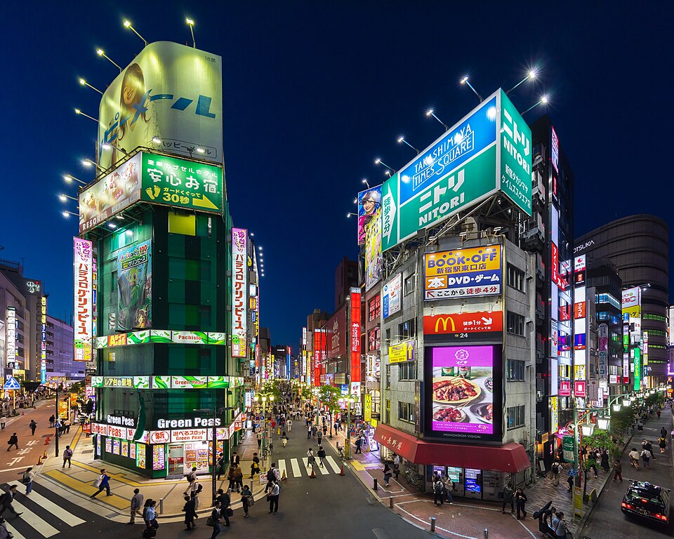 Buildings with colorful neon street signs at blue hour, Shinjuku, Tokyo — Tokyo, Japan