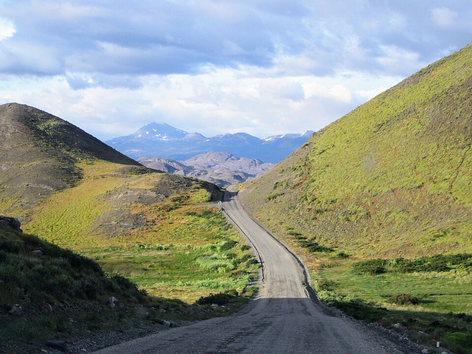 Road through park Torres Del Paine National Park Chile — Torres del Paine, Chile
