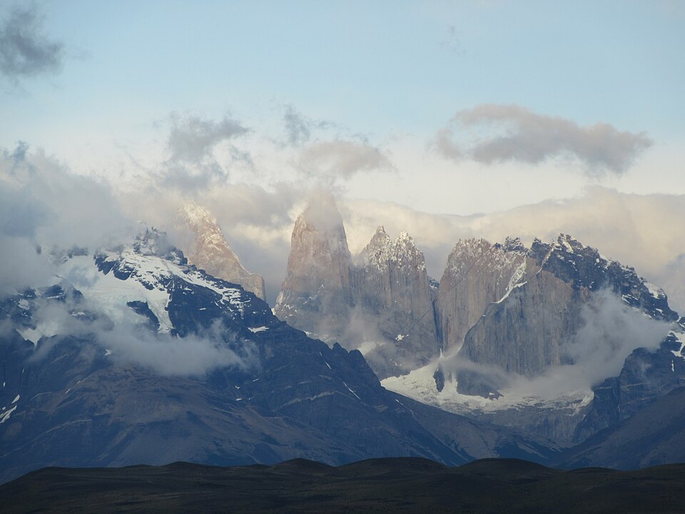 View of Torres without clouds Torres Del Paine National Park Chile — Torres del Paine, Chile