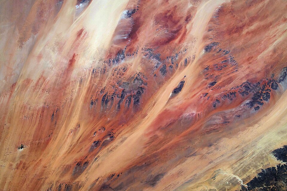 ISS-64 Sahara Desert, Ounianga, Chad — Erg Chebbi, Morocco