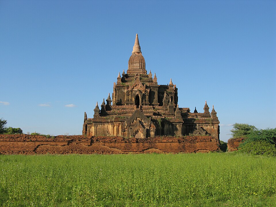 Old Bagan, Myanmar, Ancient Buddhist temple in Bagan plains — Bagan, Myanmar